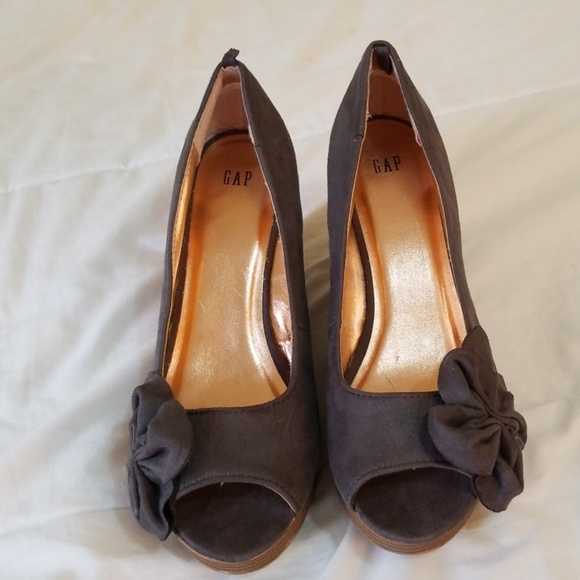 Women's GAP Wedge Heels - Picture 4 of 8